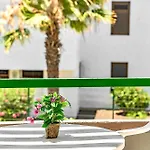 Two Bedroom Apartment, Near Playa De Las Americas, Free Wifi, Pool Apartment Playa de las Américas