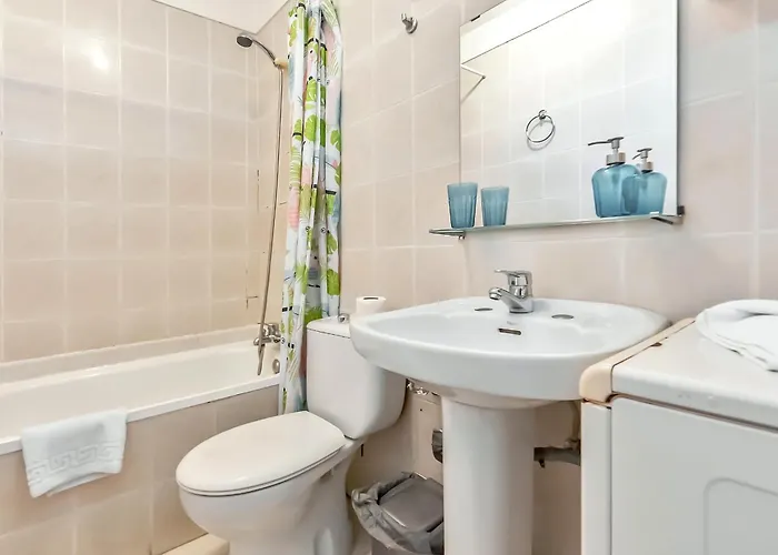 Two Bedroom Apartment, Near Playa De Las Americas, Free Wifi, Pool Lägenhet